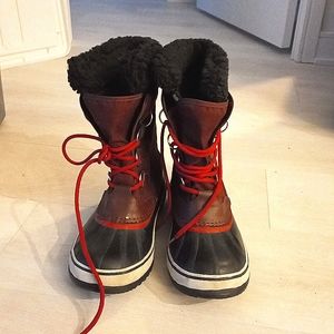 Sorel waterproof red boots